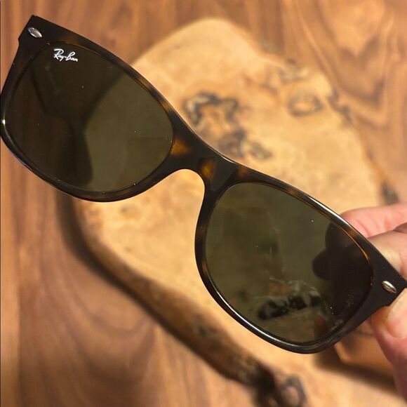Ray-Ban New Wayfarer Tortoise Shell Sunglasses - Picture 2 of 9